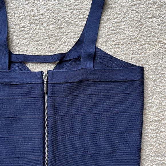 NEW GUESS Mirage Ottoman Cutout Bandage Crop Top Tank Top Sleeveless Navy Blue L - Picture 8 of 9